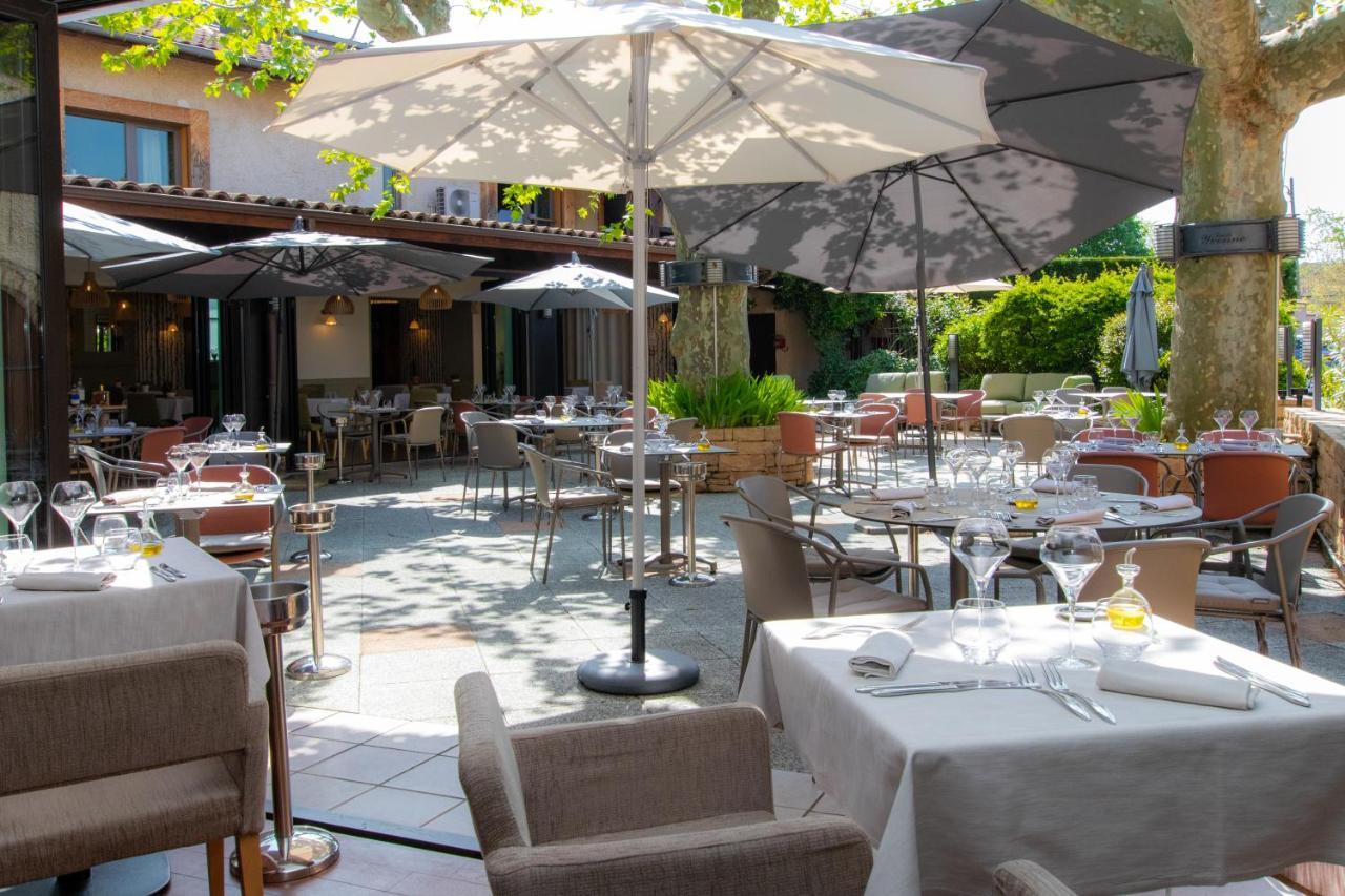 Logis Hotel Tante Yvonne & Son Restaurant Semi-Gastronomique - Lyon Nord Quincieux エクステリア 写真