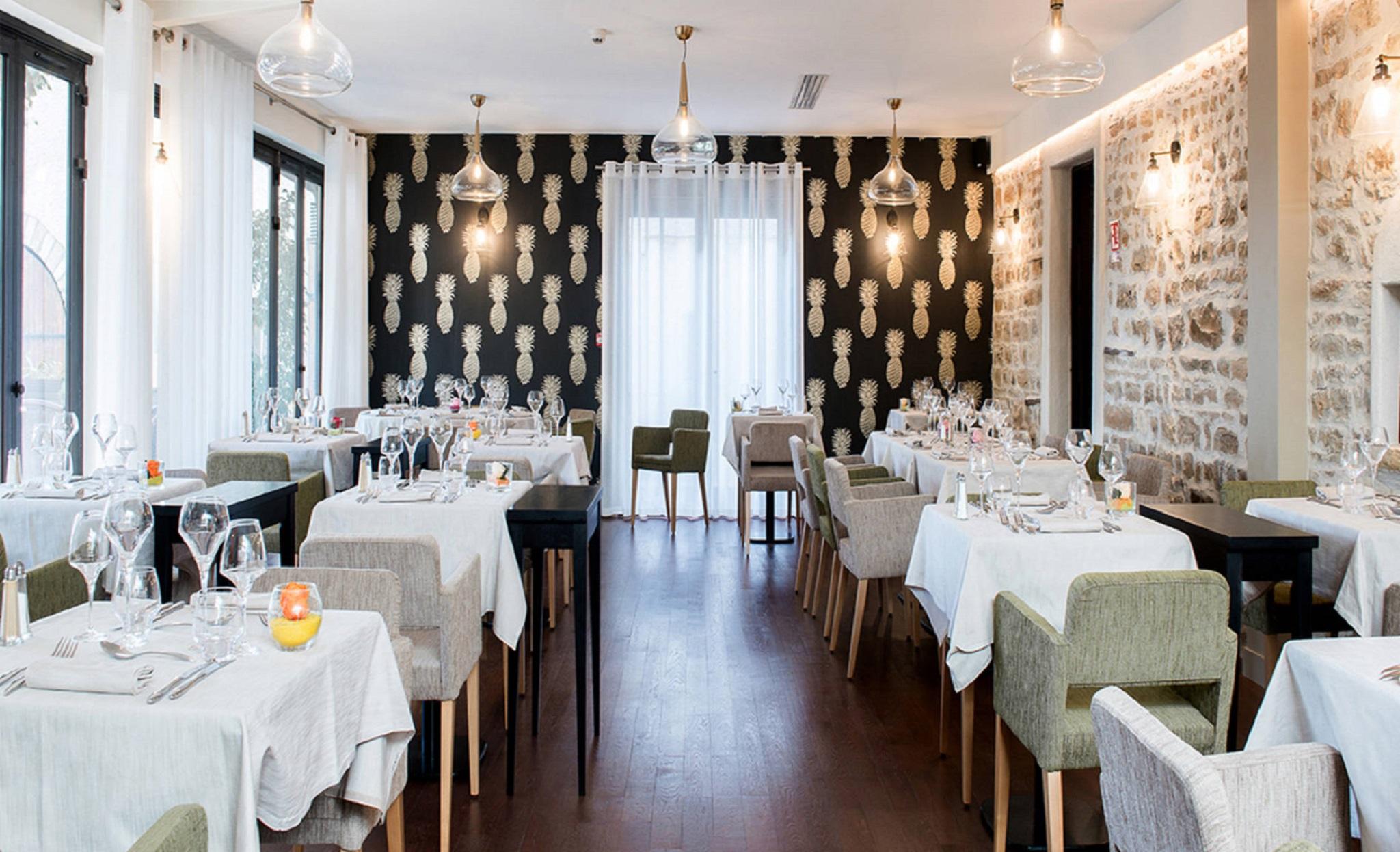 Logis Hotel Tante Yvonne & Son Restaurant Semi-Gastronomique - Lyon Nord Quincieux エクステリア 写真