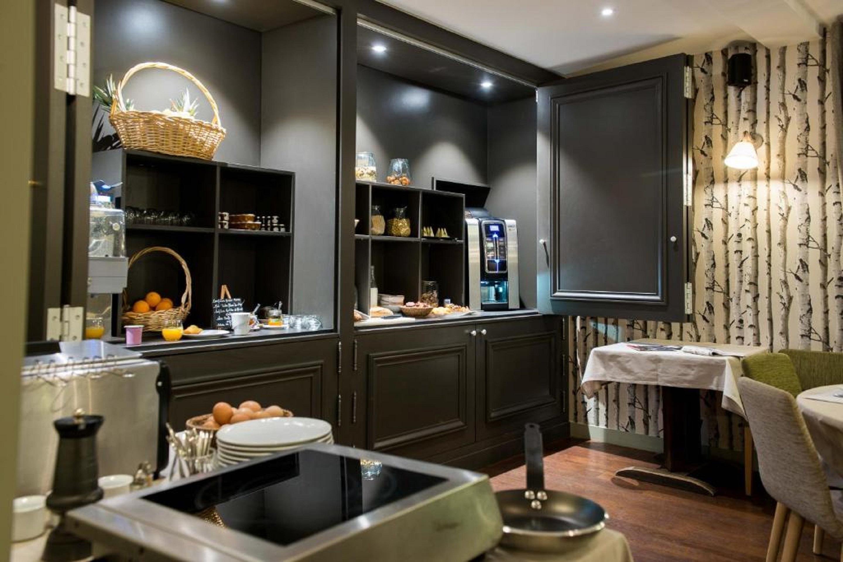 Logis Hotel Tante Yvonne & Son Restaurant Semi-Gastronomique - Lyon Nord Quincieux エクステリア 写真