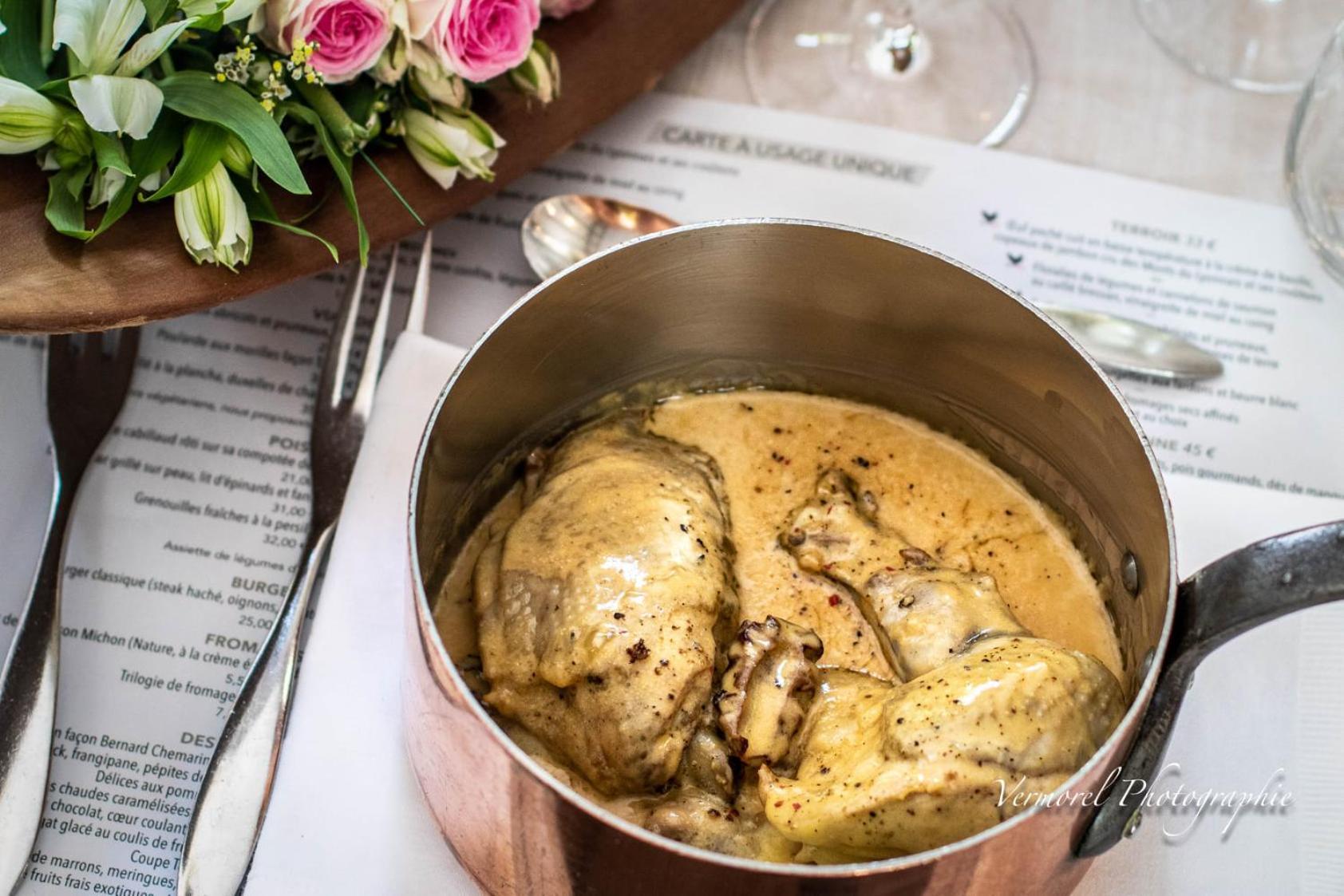Logis Hotel Tante Yvonne & Son Restaurant Semi-Gastronomique - Lyon Nord Quincieux エクステリア 写真