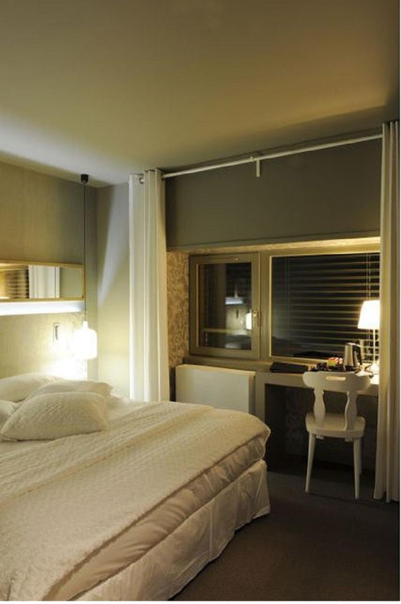 Logis Hotel Tante Yvonne & Son Restaurant Semi-Gastronomique - Lyon Nord Quincieux 部屋 写真